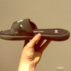 Under armour slides